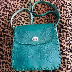 💚🌵 Beautiful vintage green leather tooled bag